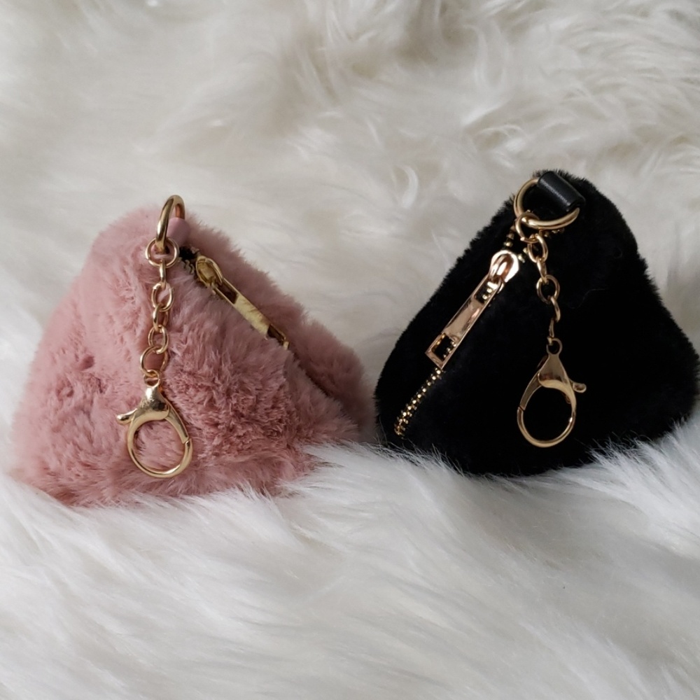 Fluffy Coin Purse Keychain Black & Pink